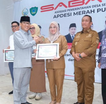 Bupati Gowa Terima Penghargaan APDESI Merah Putih, Jadi Tokoh Peduli Pembangunan Desa
