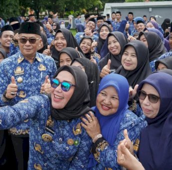 Bupati Barru Apresiasi Petugas Upacara dan ASN Berprestasi pada HUT ke-54 KORPRI