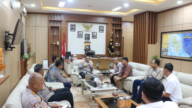 PLN UIP Sulawesi melalui UPP Sultra mendorong kolaborasi dalam mendorong pembangunan infrastruktur ketenagalistrikan berkelanjutan. (Dok. Humas PLN UIP Sulawesi) 