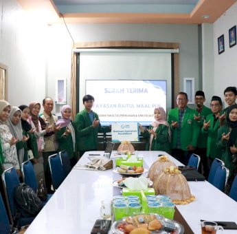 YBM PLN UIP Sulawesi Beri Beasiswa Pendidikan ke Mahasiswa Unismuh dan UMI