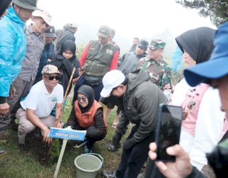 Gerakan Tanam 10 Ribu Pohon, Komitmen Pemkab Gowa Jaga Hutan dan Pegunungan
