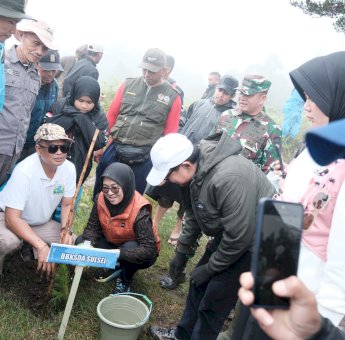 Gerakan Tanam 10 Ribu Pohon, Komitmen Pemkab Gowa Jaga Hutan dan Pegunungan