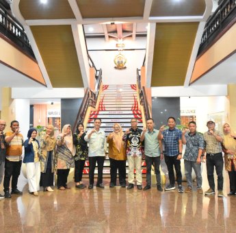 Pemkab Barru Perkuat Keterbukaan Informasi lewat Koordinasi dengan KI Sulsel