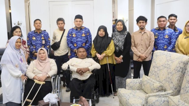 Komunitas disabilitas hadir menemui Wali Kota Makassar, Munafri Arifuddin di Kantor Balai Kota Makassar, Senin (1/12/2025). (Foto: Istimewa)
