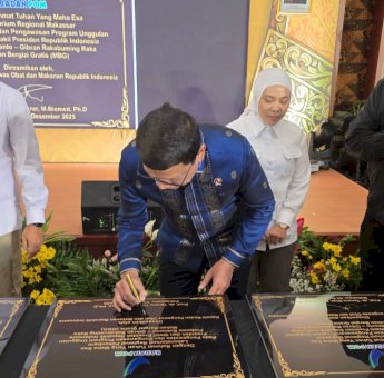 Taruna Ikrar Pimpin Penandatanganan Prasasti Komitmen MBG di REN BPOM 2025