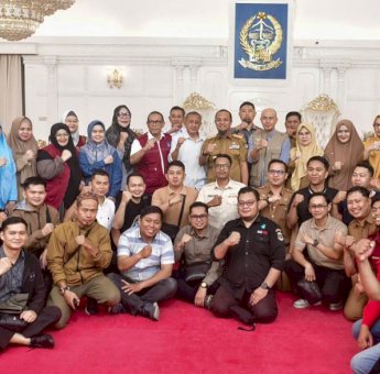 Gubernur Sulsel Lepas 100 Nakes dan Tambahan Rp1 Miliar untuk Bantu Penanganan Bencana di Aceh Tamiang