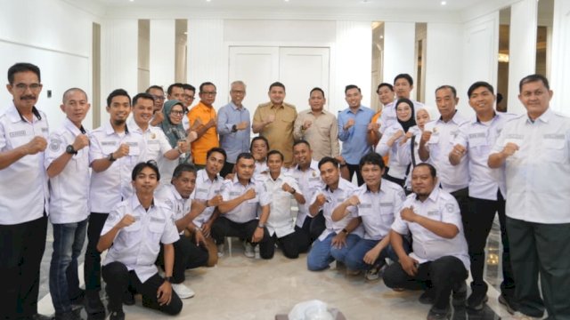 Wali Kota Makassar, Munafri Arifuddin saat menerima silaturahmi pengurus KONI tingkat kecamatan se-Kota Makassar di Balaikota Makassar, Minggu (7/12/2025). (Foto: Istimewa)