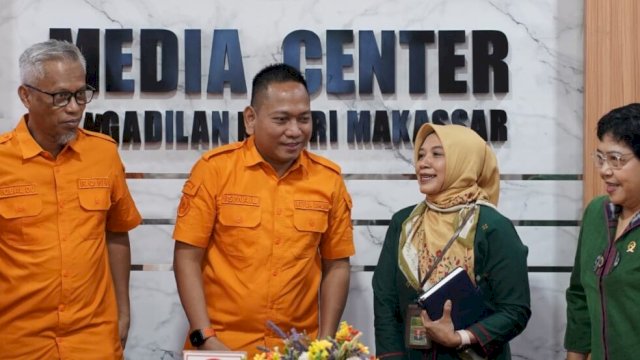 Ketua Umum KONI Kota Makassar, Ismail bersama jajaran pengurus melakukan kunjungan silaturahmi ke Pengadilan Negeri (PN) Makassar, Kamis (13/11/2025). (Foto: Istimewa)