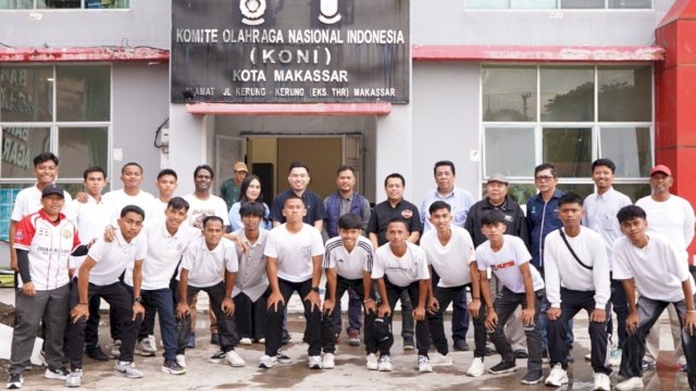 Pengurus KONI Kota Makassar resmi melepas atlet Hockey Kota Makassar yang akan bertanding pada Babak Kualifikasi (BK) Porprov 2025, Rabu (19/11/2025). (Foto: Istimewa)