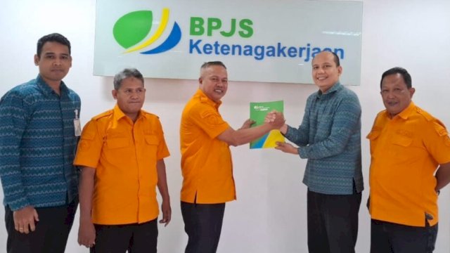 Bidang Kerja Sama KONI Kota Makassar melakukan pertemuan dengan BPJS Ketenagakerjaan Makassar di Kantor Cabang BPJS Ketenagakerjaan, Jalan Urip Sumoharjo, Makassar, Jumat (21/11/2025). (Foto: Istimewa)