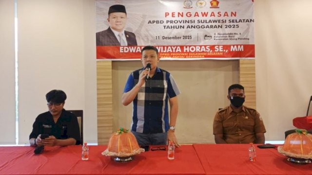 Anggota DPRD Sulsel, Edward Wijaya Horas saat melaksanakan kegiatan pengawasan APBD di Jalan Sultan Hasanuddin, Kelurahan Baru, Kecamatan Ujung Pandang, Kota Makassar, Kamis (11/12/2025). (Foto: Istimewa)