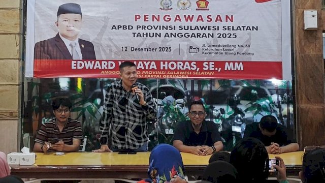 Anggota DPRD Sulsel, Edward Wijaya Horas saat melaksanakan kegiatan pengawasan APBD di Jalan Lamaddukelleng, Kelurahan Losari, Kecamatan Ujung Pandang, Kota Makassar, Jumat (12/12/2025). (Foto: Istimewa)
