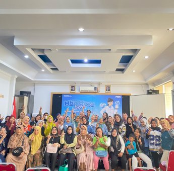 Nasabah PNM Mekaar di Gowa Dibekali Literasi dan Digitalisasi Keuangan