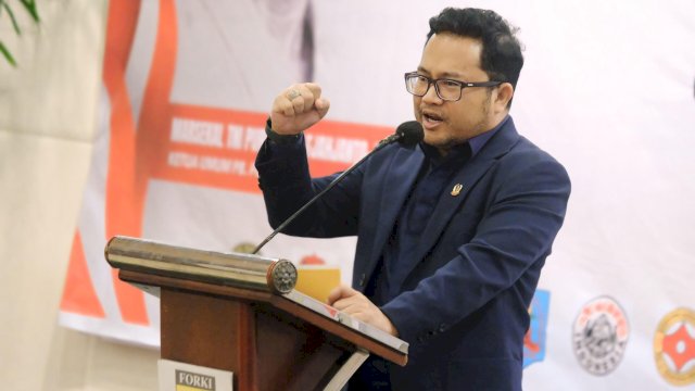 Ketua Umum KONI Sulsel yang juga Wakil Bupati Gowa Darmawangsyah Muin saat menghadiri pelantikan Pengurus Provinsi FORKI Sulsel, di Hotel Claro Makassar, Kamis (29/01/2026). (Dok. Istimewa) 