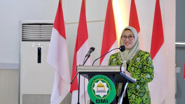 Bupati Gowa, Sitti Husniah Talenrang saat memberikan sambutan usai terpilih sebagai Ketua Dewan Masjid Indonesia (DMI) Kabupaten Gowa, di sela-sela Musda III DMI Kabupaten Gowa, di Baruga Tinggimae, Rumah Jabatan Bupati Gowa, Sabtu, (31/01/2026). (Dok. Humas Gowa) 