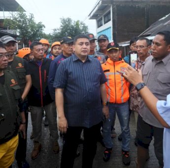 Tinjau Lokasi Banjir di Biringkanaya, Munafri Siapkan Solusi Permanen dan Konkret