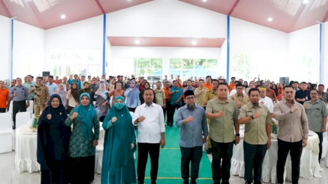 Gubernur Sulawesi Selatan, Andi Sudirman Sulaiman meresmikan rehabilitasi 136 unit sekolah jenjang SMA, SMK dan SLB, Selasa (20/1/2026). (Foto: Istimewa)