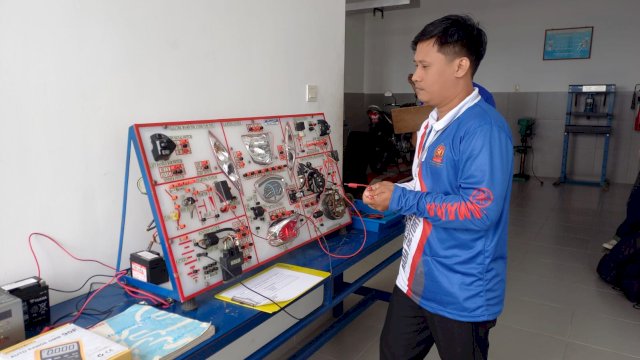 Program SMK Kontes Road to Factory yang digagas PT Suracojaya Abadimotor (SJAM) telah memasuki babak final, Kamis (22/1/2026). (Foto: Istimewa)