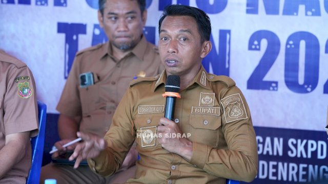 Bupati Sidrap, Syaharuddin Alrif saat memimpin coffee morning dengan para pejabat daerah, Senin (26/1/2026). (Foto: Istimewa)