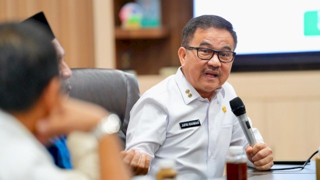 Sekda Sulsel, Jufri Rahman menegaskan pentingnya kepatuhan terhadap ketentuan perundang-undangan dalam setiap wacana pemekaran wilayah, termasuk rencana pembentukan Provinsi Luwu Raya. (Foto: Istimewa)