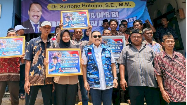 Sartono Salurkan berbagai Bantuan dalam Kegiatan Sosialisasi UU No. 43 Tahun 2007