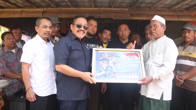 Selain Sosialisasi Empat Pilar, Sartono Serahkan Bantuan untuk Warga Singgahan
