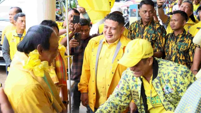 Ketua DPD II Partai Golkar Makassar, Munafri Arifuddin saat mendampingi Plt Ketua DPD I Golkar Sulsel, Muhidin M Said di Takalar belum lama ini. (Foto: Istimewa)