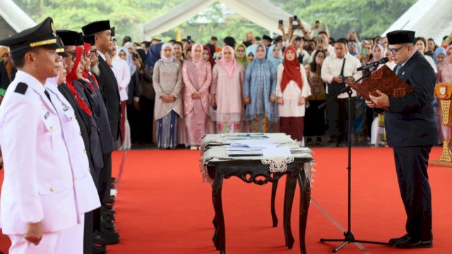 Pelantikan dan pengambilan sumpah jabatan pejabat baru Pemkot Makassar yang berlangsung dalam suasana khidmat di Lapangan Karebosi, Makassar, Jumat (6/2/2026). (Foto: Istimewa)