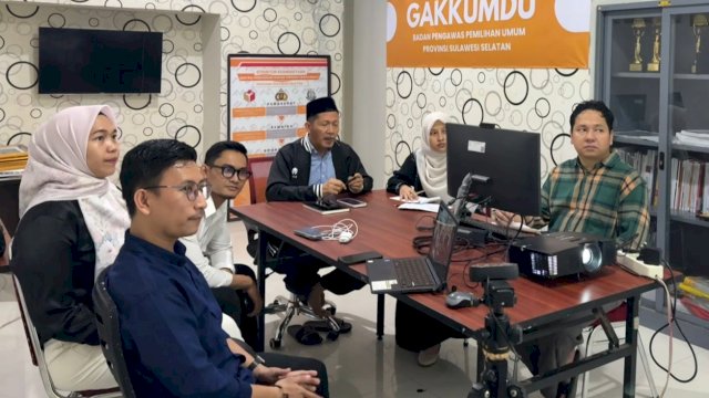 Bawaslu Sulawesi Selatan menggelar rapat koordinasi daring bersama 24 Bawaslu Kabupaten/Kota se-Sulawesi Selatan, Jumat (6/2/2026). (Foto: Istimewa)