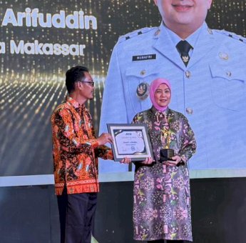 LONTARA+ Antar Wali Kota Makassar Raih Golden Leader JMSI Award 2026