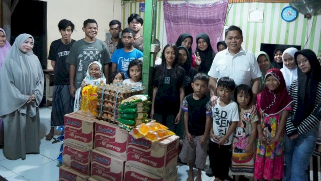 Momen HUT ke-18 Partai Gerindra, Wakil Ketua DPRD Sulawesi Selatan dari Fraksi Gerindra,&nbsp;Yasir Machmud, menggelar kunjungan ke Panti Asuhan Jabal Rachmat, Jalan Hertasning, Kota Makassar. (Foto: Istimewa)