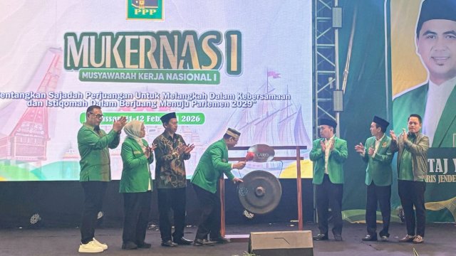 Ketua Umum DPP PPP, Muhammad Mardiono saat membuka secara resmi Mukernas I PPP di Hotel Claro, Jalan AP Pettarani, Makassar, Rabu (11/2/2026). (Foto: Istimewa)