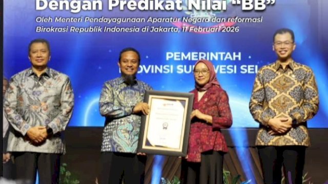 Pemprov Sulsel meraih penghargaan Sistem Akuntabilitas Kinerja Instansi Pemerintah (SAKIP) Tahun 2025 setelah berhasil meningkatkan nilai kinerjanya dari kategori B (Baik) menjadi BB (Sangat Baik). (Foto: Istimewa)