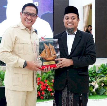 Gubernur Sulsel Dampingi Wamenhan RI Berikan Materi Pertahanan Negara di Ramadan Leadership Camp
