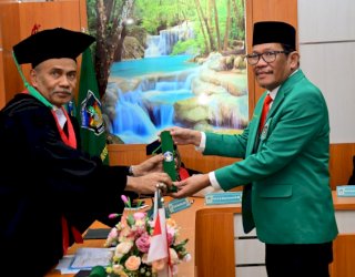 Teliti Kelemahan Implementasi Hak Angket, Azhar Arsyad Dinobatkan Jadi Doktor ke-441 UMI