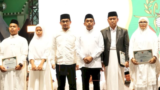 Bupati Sidrap, Syaharuddin Alrif meraih gelar Doktor Honoris Causa Administrasi Keagamaan dari Fakultas Syariah Jamiah Islam Sheikh Daud Al-Fathani (JISDA), Yala, Thailand. (Foto: Humas Pemkab Sidrap)