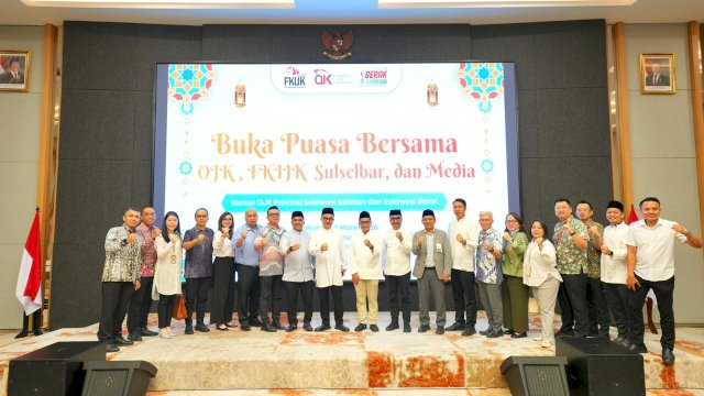 OJK bersama FKIJK Sulselbar menggelar buka puasa bersama mitra dengan tujuan memperkuat silaturahmi di bulan Ramadan, kemarin. (Dok. Istimewa) 