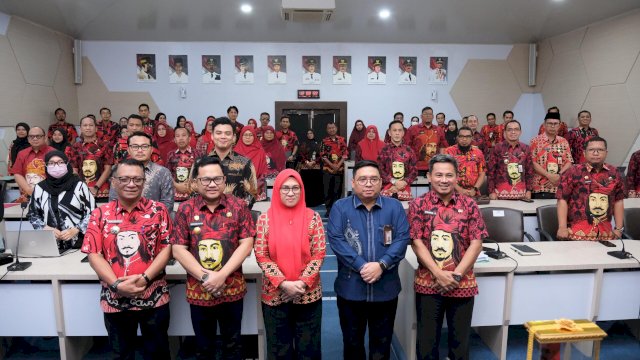 Pemerintah Kabupaten Gowa bersama Tim Komisi Pemberantasan Korupsi (KPK) mendorong upaya penguatan pencegahan korupsi di sektor strategis melalui Rapat Koordinasi dan Pendalaman Area Kerawanan Korupsi bersama Tim Koordinasi dan Supervisi KPK, di Baruga Pattingalloang, Kantor Bupati Gowa, kemarin. (Dok. Humas Gowa) 