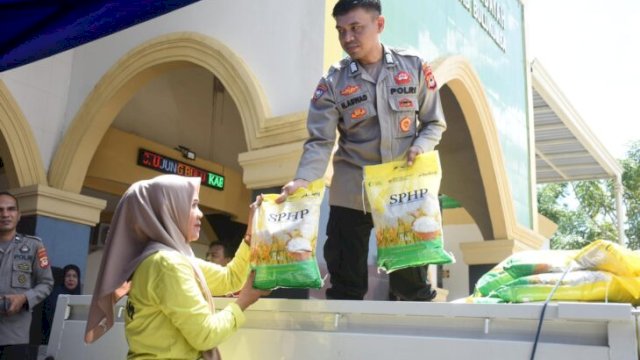 Polres Bulukumba Gelar Gerakan Pangan Murah. [Ist]