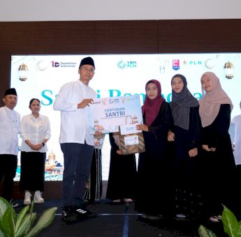 Puluhan Warga Luwuk Banggai Terima Bantuan PLN Group Suluttenggo