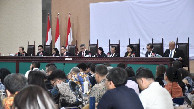 Sidang Majelis Komisi KPPU terkait 97 pelaku usaha Pindar yang melanggar aturan. (Dok. Humas KPPU) 