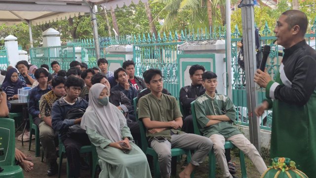 Anggota DPR RI Fraksi PKB, Syamsu Rizal MI saat menghadiri acara silaturahmi yang dirangkaikan dengan buka puasa bersama di halaman Kantor DPC PKB Kota Makassar, Senin (2/3/2026). (Foto: Istimewa)