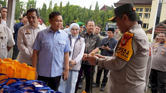 Wakil Ketua DPRD Sulsel, Yasir Machmud saat menghadiri kegiatan Gerakan Pangan Murah Polri Serentak yang digelar oleh Polda Sulawesi Selatan, Jumat (13/3/2026). (Foto: Istimewa)