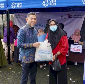 Melalui Program TJSL Terang Berkah Ramadan, PLN UID Sulselrabar Salurkan 1.200 Paket Sembako Murah