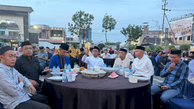 Bupati Sidrap, Syaharuddin Alrif menutup rangkaian safari Ramadan 1447 H di Masjid Raya Islamic Center Sidrap, Kecamatan Maritengngae, Sidrap, Kamis (19/3/2026). (Foto: Humas Pemkab Sidrap)