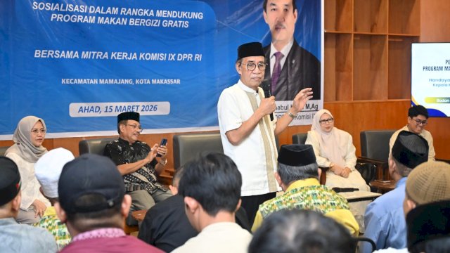 Anggota Komisi IX DPR RI, Ashabul Kahfi saat menyosialisasikan program MBG di Cafe Vaan In Sky, Tamarunang, Mamajang, Kota Makassar, Minggu (15/3/2026). (Foto: Istimewa)
