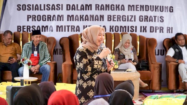 Anggota Komisi IX DPR RI, Maharani saat menyosialisasikan program MBG bersama mitra kerja di Desa Pematang Obu, Kecamatan Bathin Solapan, Bangkalis, Minggu (15/3/2026). (Foto: Istimewa)
