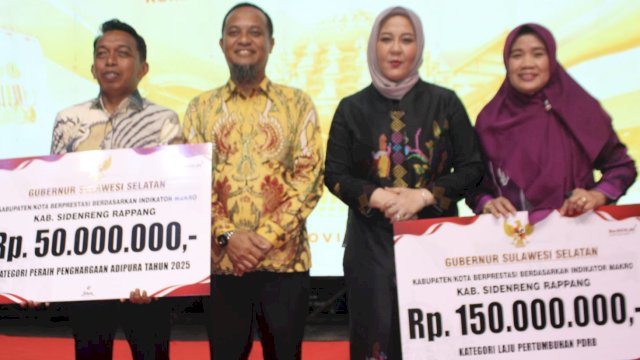 Kabupaten Sidrap sukses memborong dua penghargaan bergengsi dalam acara penganugerahan yang berlangsung di Rumah Jabatan (Rujab) Gubernur Sulawesi Selatan, Makassar, Minggu (29/3/2026). (Foto: Istimewa)