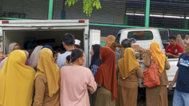 Ket: Pasar Murah Pemkot Parepare