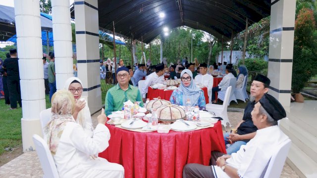 Ket: Buka Puasa Bersama Bupati dan Wakil Bupati Barru